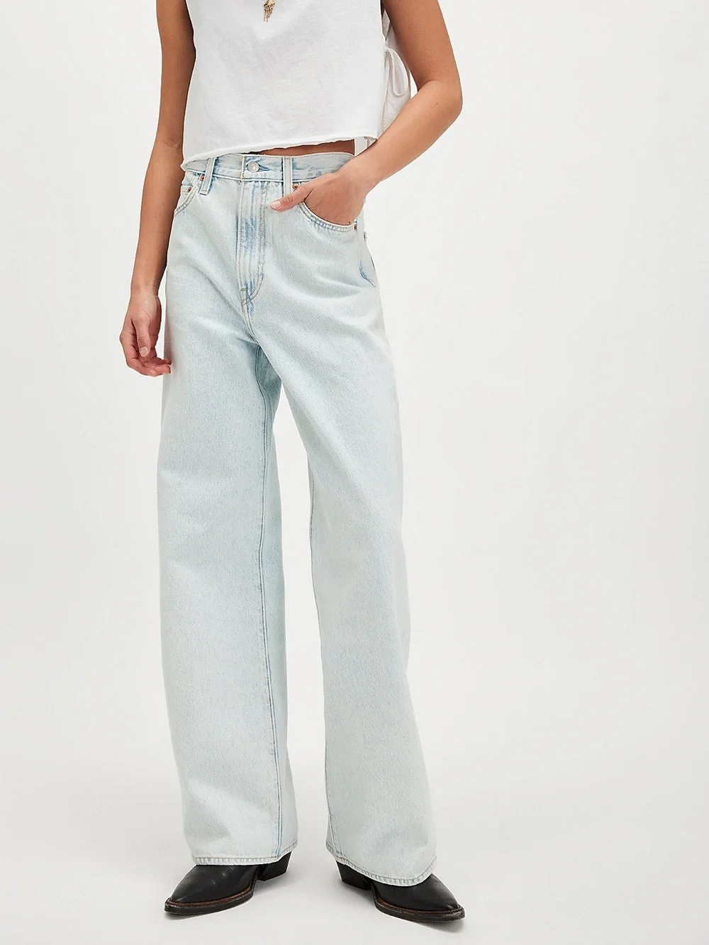 Levi’s Ribcage Wide Leg Jean - Picture 3 of 5